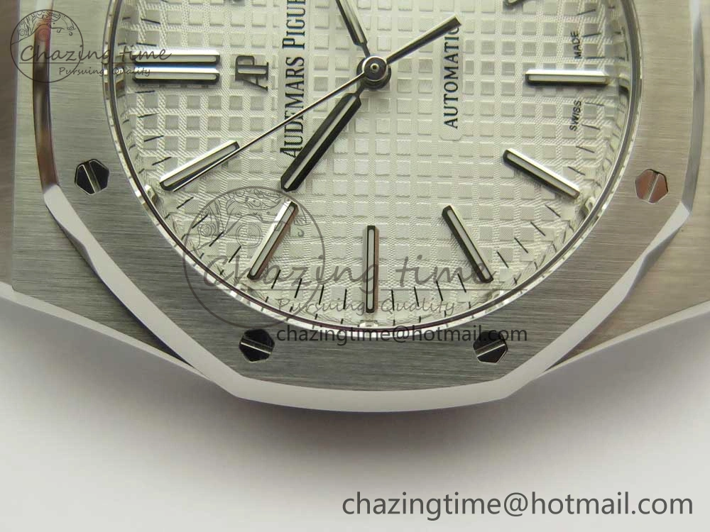 UrbanChic Royal Oak 41mm 15400 SS JF 1:1 Best Edition White Textured Dial on SS Bracelet A3120 V 4892
