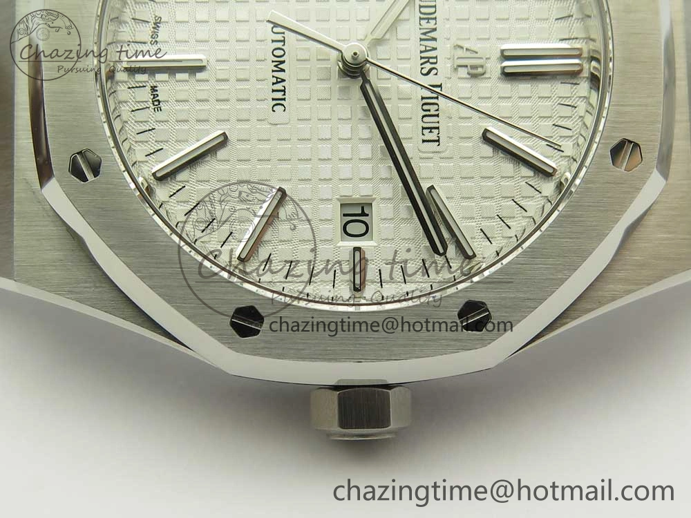 UrbanChic Royal Oak 41mm 15400 SS JF 1:1 Best Edition White Textured Dial on SS Bracelet A3120 V 4892
