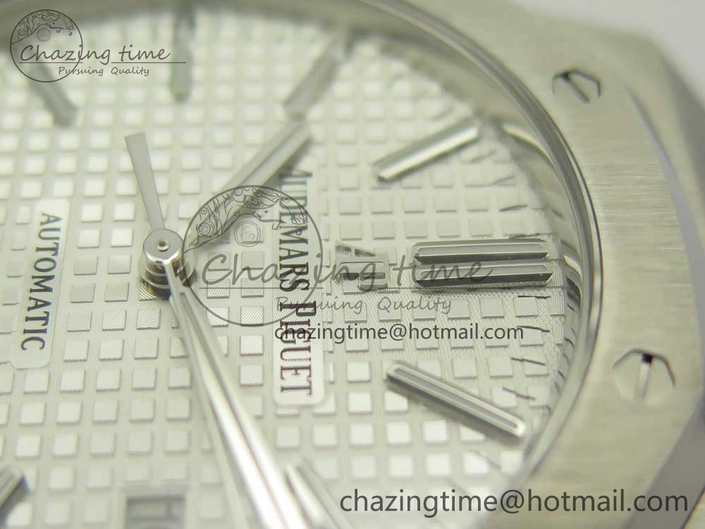 UrbanChic Royal Oak 41mm 15400 SS JF 1:1 Best Edition White Textured Dial on SS Bracelet A3120 V 4892