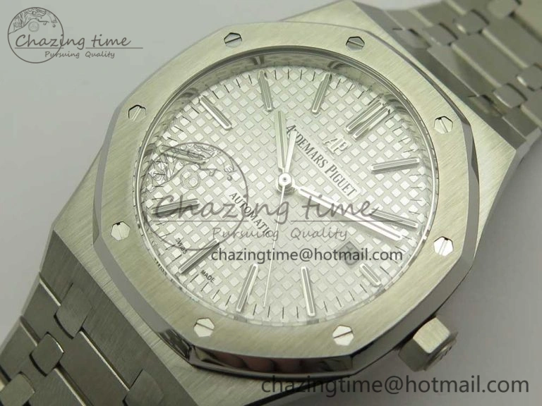 UrbanChic Royal Oak 41mm 15400 SS JF 1:1 Best Edition White Textured Dial on SS Bracelet A3120 V 4892