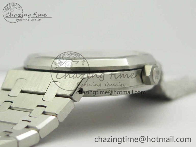 UrbanChic Royal Oak 41mm 15400 SS JF 1:1 Best Edition White Textured Dial on SS Bracelet A3120 V 4892
