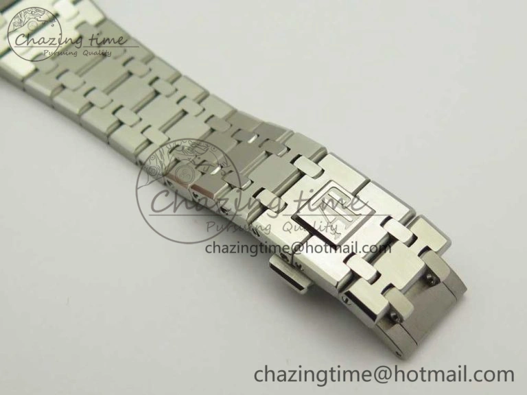 UrbanChic Royal Oak 41mm 15400 SS JF 1:1 Best Edition White Textured Dial on SS Bracelet A3120 V 4892