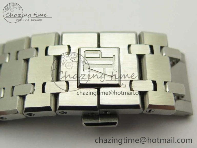 UrbanChic Royal Oak 41mm 15400 SS JF 1:1 Best Edition White Textured Dial on SS Bracelet A3120 V 4892