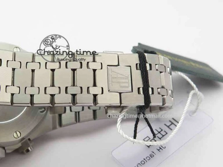 Royal Oak 41mm 26331 Chrono SS Blue Textured Dial White Subdial On SS Bracelet A Stretchable 5000