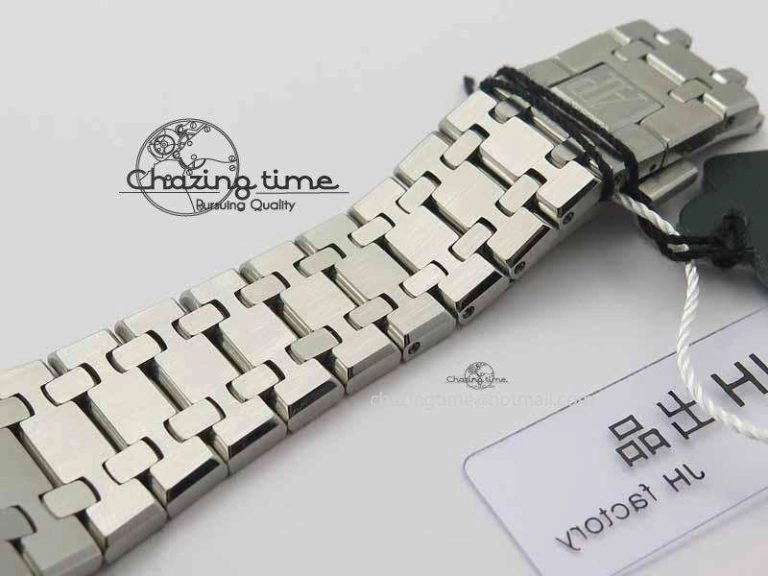 Royal Oak 41mm 26331 Chrono SS Gray Textured Dial Blue Subdial On SS Bracelet A UrbanStyle 5001