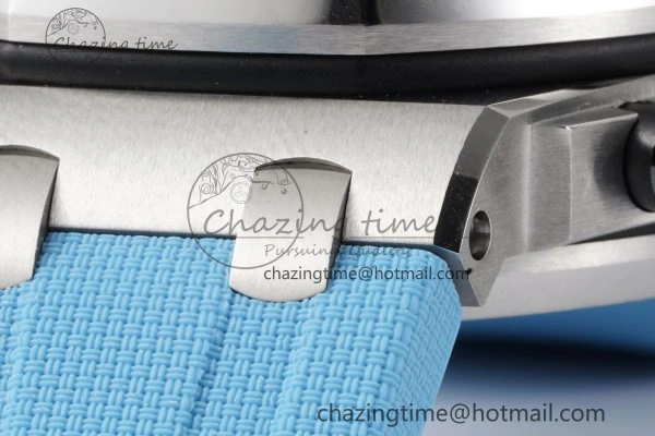 Stylish Royal Oak Offshore 42mm SS APF 1:1 Best Edition Light Blue Dial on Light Blue Rubber Strap A 4625
