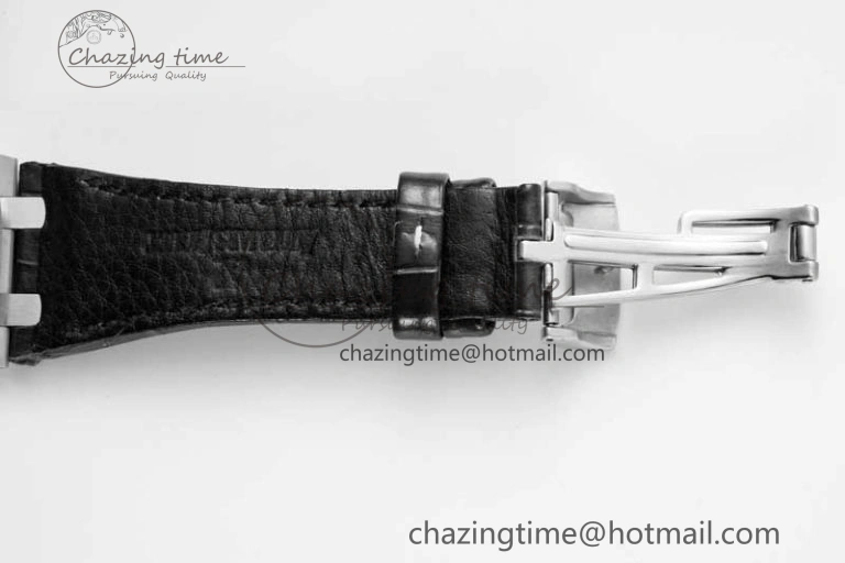 Royal Oak Offshore 42mm SS APF 1:1 Best Edition White Black Dial on Black Leather Strap A Resilient 4613