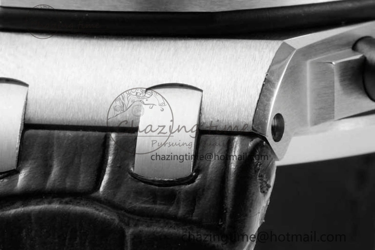 Royal Oak Offshore 42mm SS APF 1:1 Best Edition White Black Dial on Black Leather Strap A Resilient 4613