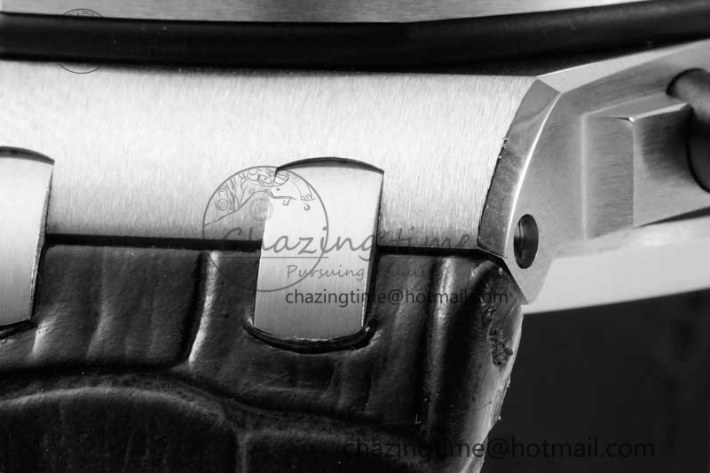 Royal Oak Offshore 42mm SS APF 1:1 Best Edition White Black Dial on Black Leather Strap A Resilient 4613
