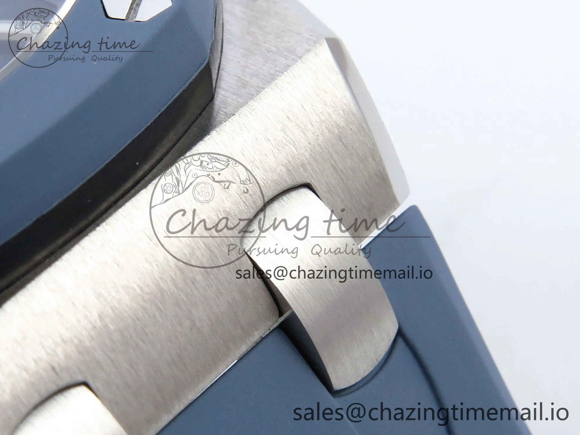 Royal Oak Offshore 43mm 15605SK APPF Best Edition Titanium Blue Dial on Blue Rubber Strap SA SunProtective 4277