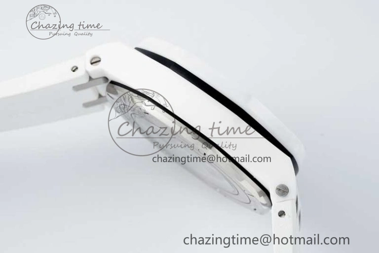 Chic Royal Oak Offshore 44mm White Ceramic APF 1:1 Best Edition White Dial on Rubber Strap A 4725