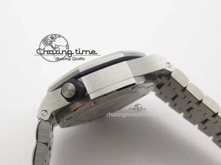 Royal Oak Offshore Diver 15710 Noob Best Edition On SS Bracelet A Soft 5126