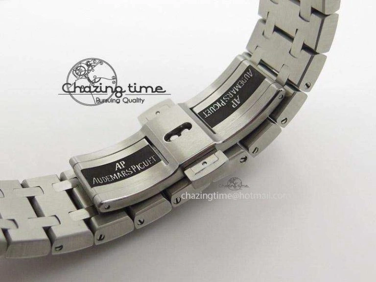 Royal Oak Offshore Diver 15710 Noob Best Edition On SS Bracelet A Soft 5126