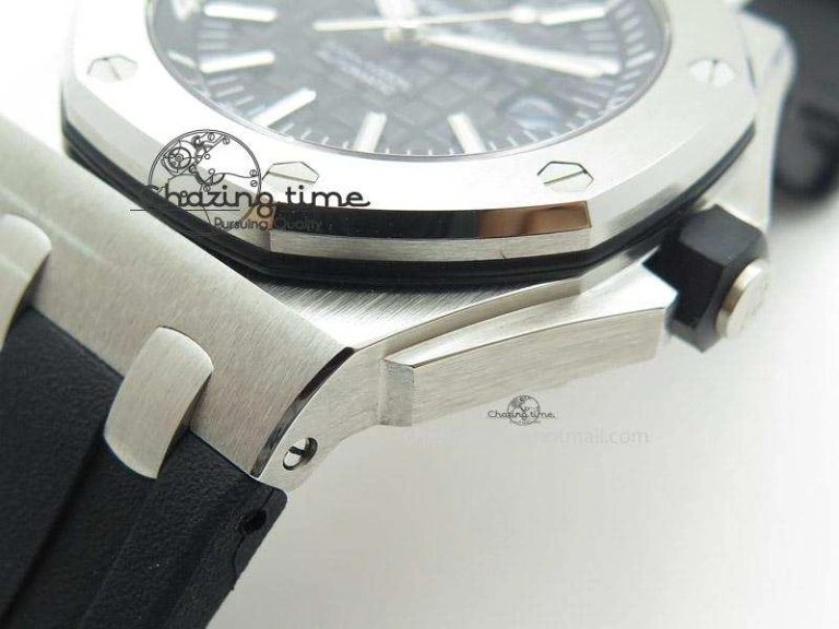 Sophisticated Royal Oak Offshore Diver 15710 Noob Best Edition on Rubber Strap A 5127