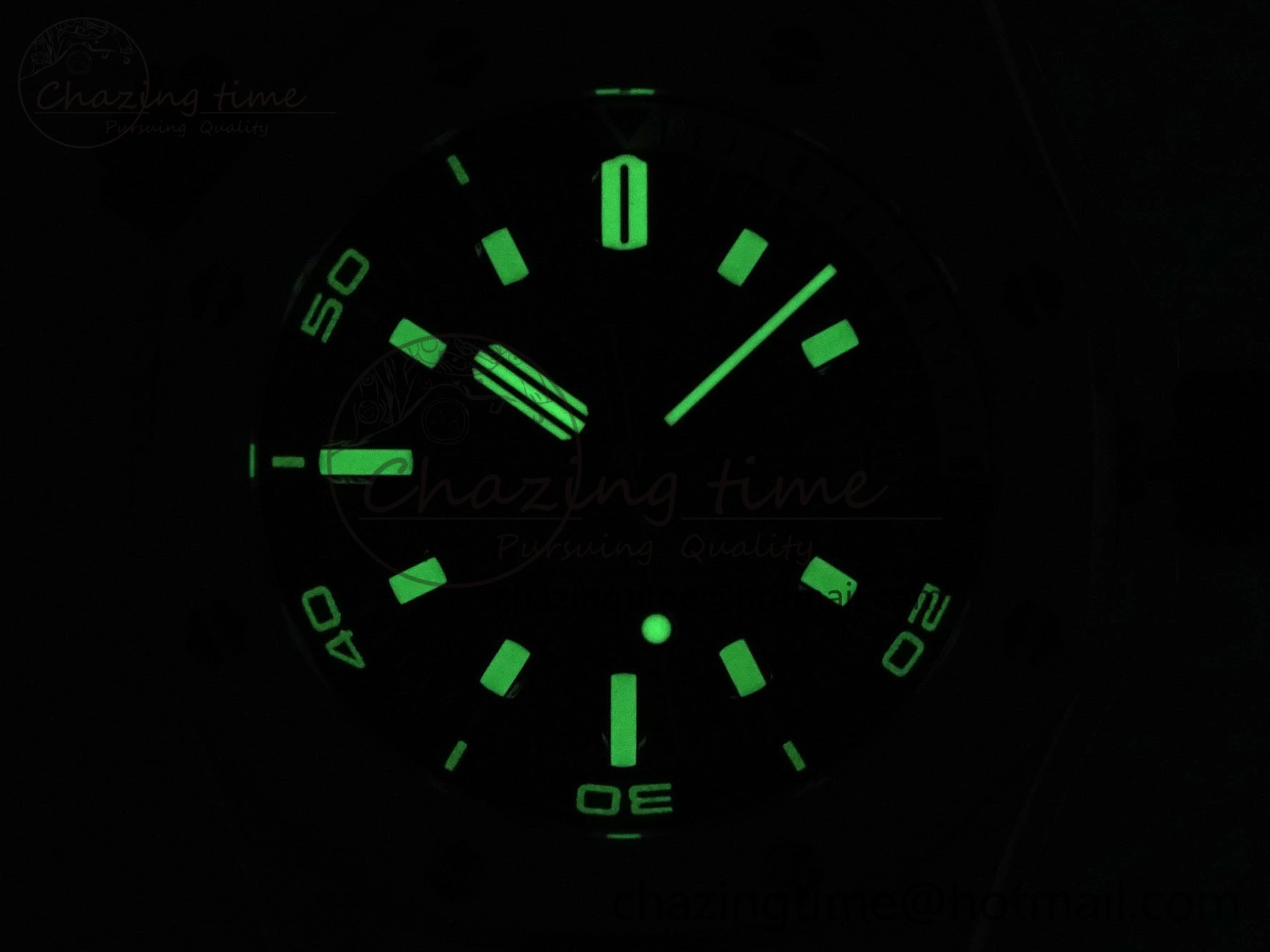 Royal Oak Offshore Diver 15720 APSF 1:1 Best Edition Green Dial on Green Rubber Strap SA Neat 4543