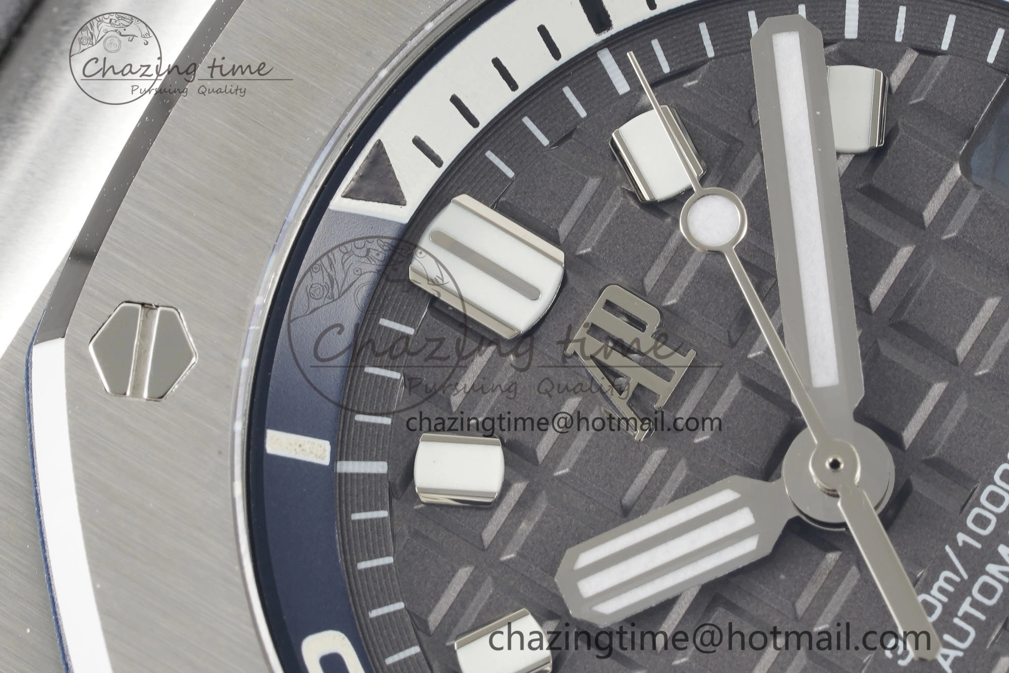 Royal Oak Offshore Diver 15720 IPF Best Edition Gray Dial on Gray Rubber Strap A Stylish 4705