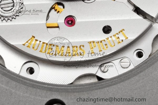 Royal Oak Offshore Diver 15720 IPF Best Edition Gray Dial on Gray Rubber Strap A Stylish 4705