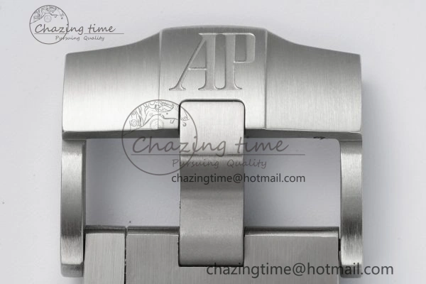 Royal Oak Offshore Diver 15720 IPF Best Edition Gray Dial on Gray Rubber Strap A Stylish 4705
