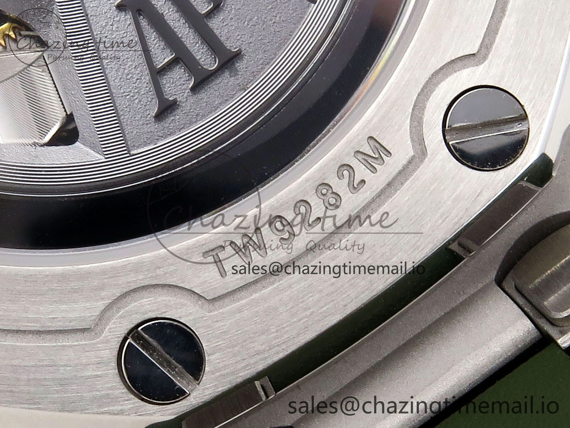 Royal Oak Offshore Diver 15720 IPF Best Edition Green Dial on Green Rubber Strap A4308 V Lightweight 4404