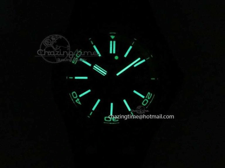Royal Oak Offshore Diver Forged Carbon 1:1 V6F Best Edition On Rubber Strap A WellDesigned 5110