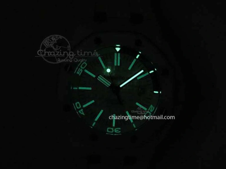 UrbanChic Royal Oak Offshore Diver White Ceramic BP-Maker On White Rubber Strap A 5042