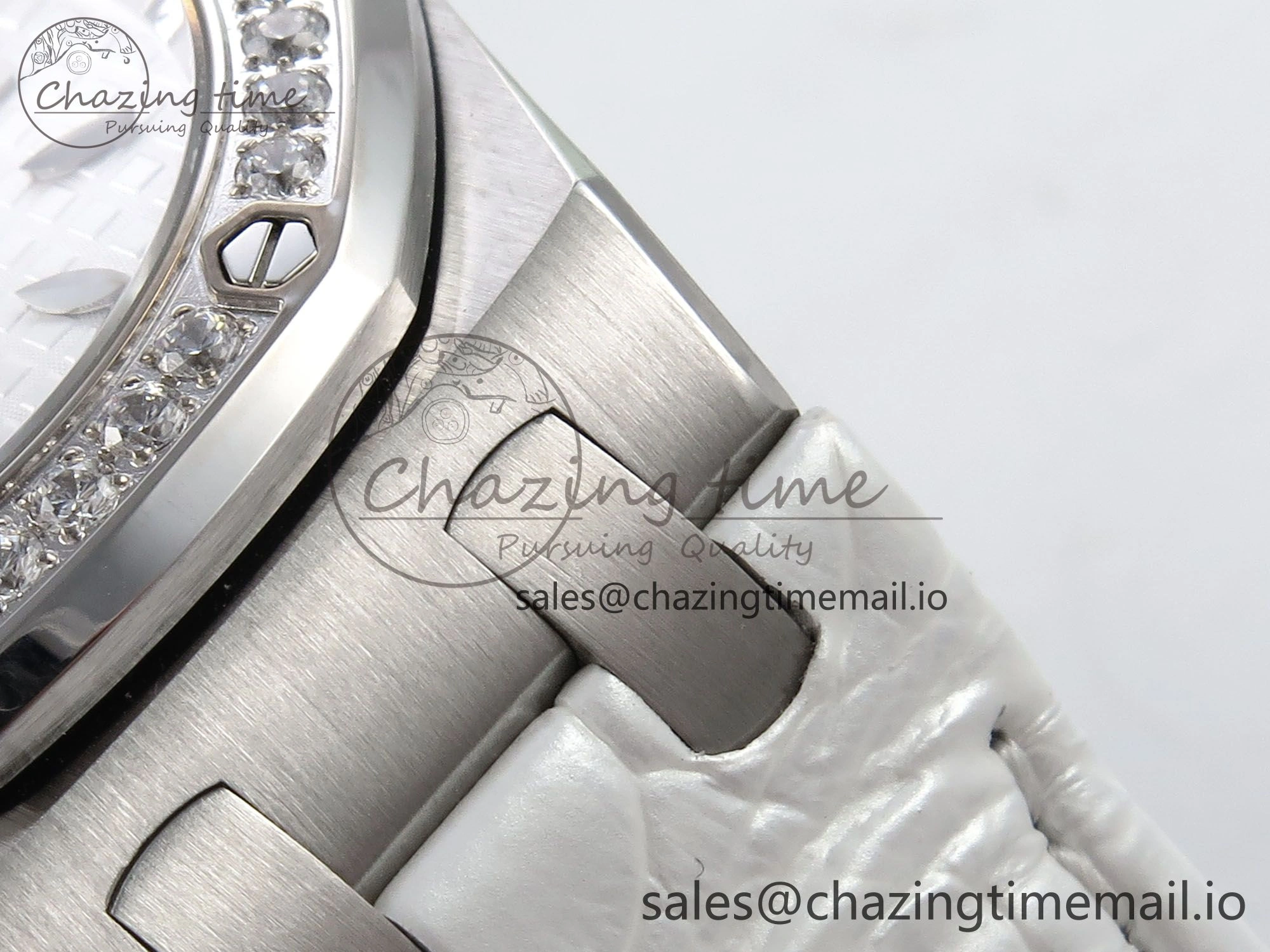Royal Oak Offshore Ladies 33mm SS DRF Best Edition White Dial Diamonds Bezel on White Leather Strap ETA Quartz Trendy 4396