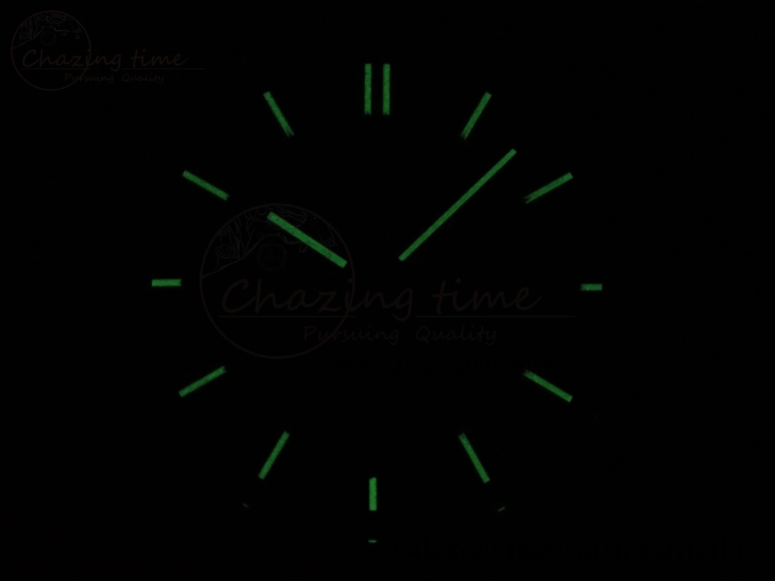 EasyCare Royal Oak Offshore SS APF Best Edition Cream Dial on Green Camou Rubber Strap A 4272