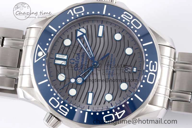 ZipUp Seamaster Diver 300M SS Blue Ceramic Bezel JVSF 1:1 Best Edition Gray Dial on SS Bracelet A 7790