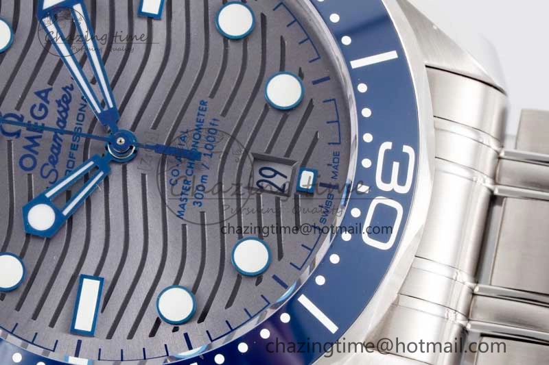 ZipUp Seamaster Diver 300M SS Blue Ceramic Bezel JVSF 1:1 Best Edition Gray Dial on SS Bracelet A 7790