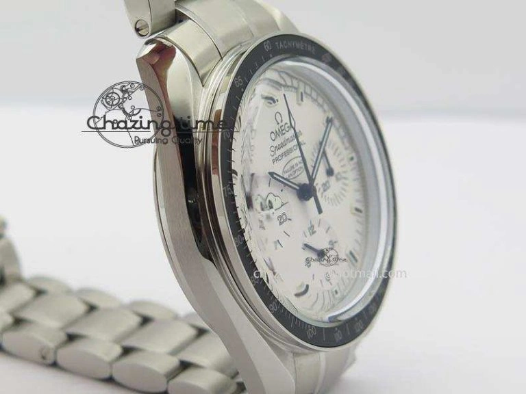 Functional Speedmaster JHF SS Snoopy Award 45th Anniversary White dial On SS Bracelet 8239