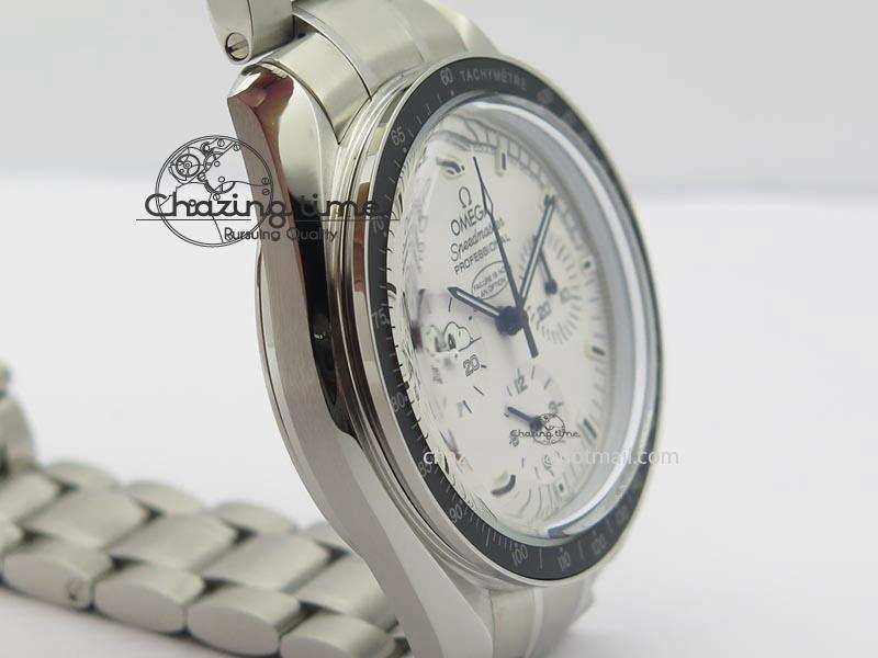 Functional Speedmaster JHF SS Snoopy Award 45th Anniversary White dial On SS Bracelet 8239