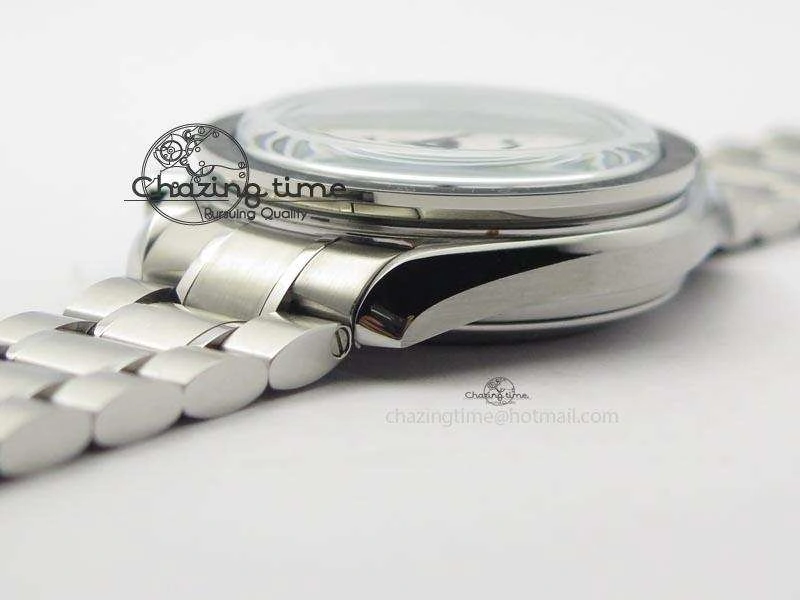 Functional Speedmaster JHF SS Snoopy Award 45th Anniversary White dial On SS Bracelet 8239