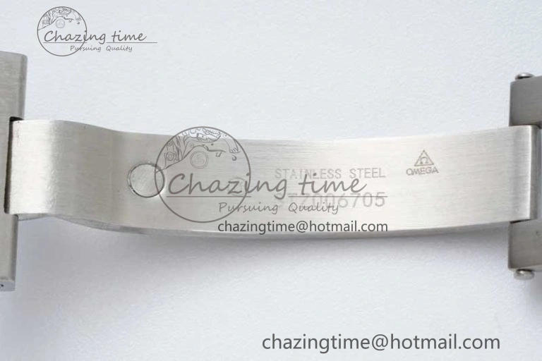 Speedmaster Racing Master SS HKF Best Edition White Dial on SS Bracelet A TravelReady 7809