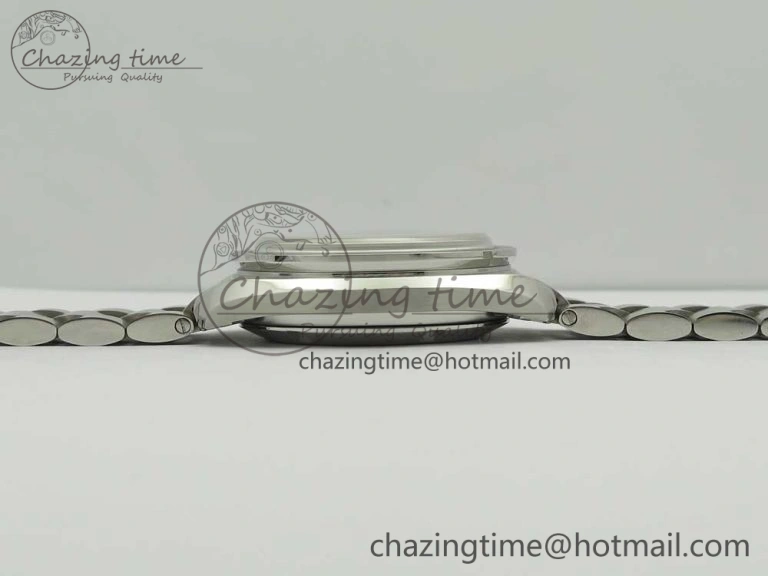 Speedmaster SS Sapphire Crystal Panda White Black Dial on SS Bracelet Manual Winding Chrono Movement TravelReady 7956
