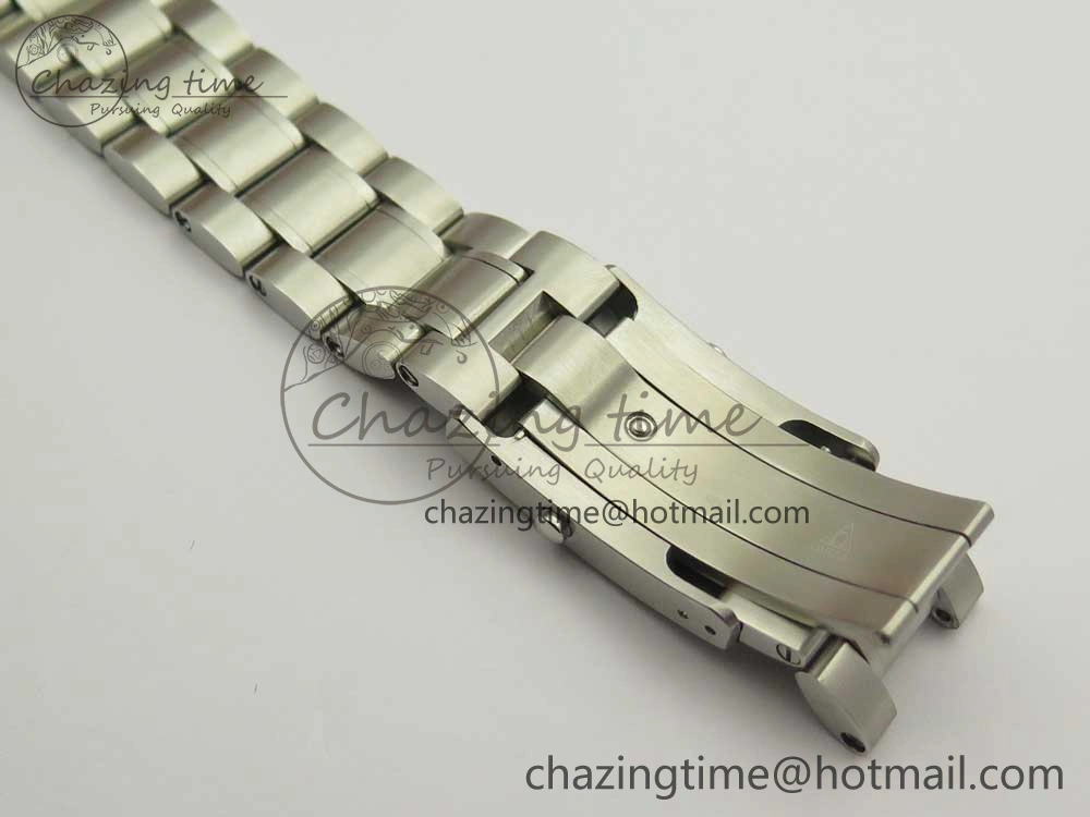 Speedmaster SS Sapphire Crystal Panda White Black Dial on SS Bracelet Manual Winding Chrono Movement TravelReady 7956