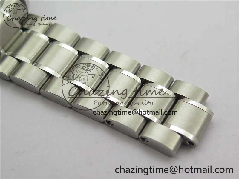 Effortless Speedmaster SS Snoopy Apollo OMF Best Edition White Dial on SS Bracelet Venus 7877