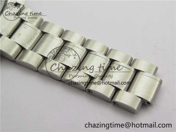 Effortless Speedmaster SS Snoopy Apollo OMF Best Edition White Dial on SS Bracelet Venus 7877