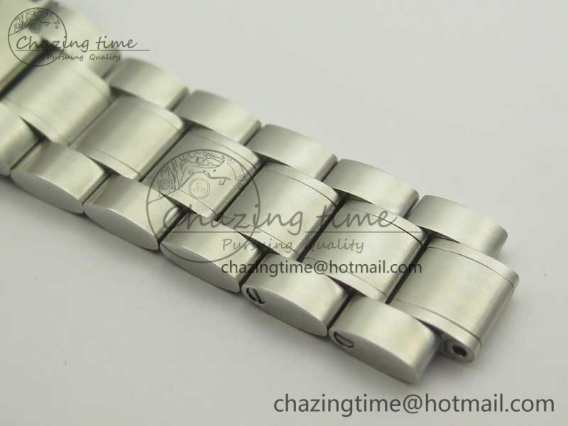 Sophisticated Speedmaster SS Snoopy OMF Best Edition White Dial on SS Bracelet Manual Winding Chrono Movement 7992