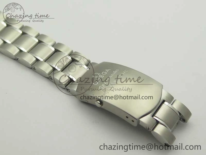 Sophisticated Speedmaster SS Snoopy OMF Best Edition White Dial on SS Bracelet Manual Winding Chrono Movement 7992