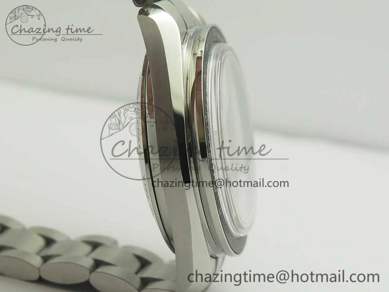 Sophisticated Speedmaster SS Snoopy OMF Best Edition White Dial on SS Bracelet Manual Winding Chrono Movement 7992