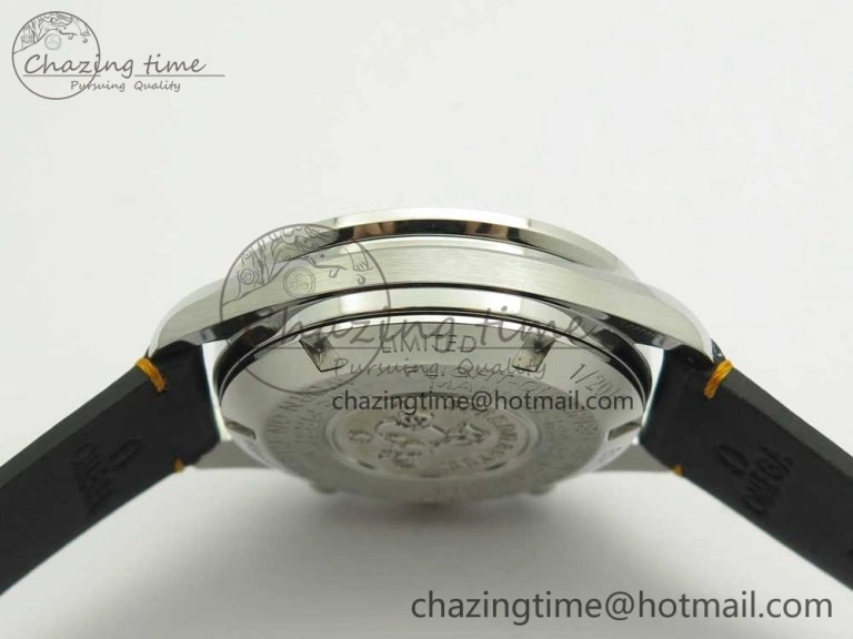 Speedmaster Speedy Tuesday 2 ‘Ultraman’ OMF Best Edition on Leather Strap Manual Winding Chrono Movement Trendy 7989