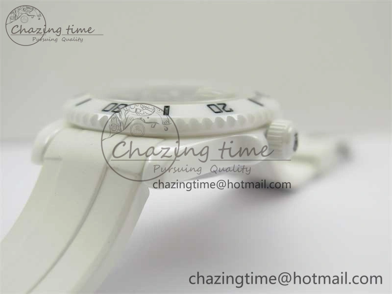 WellDesigned Submariner 40mm White Ceramic 5GF Best Edition Black Dial on White Rubber Strap SA 2480