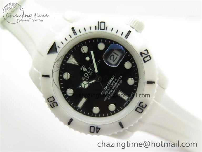 WellDesigned Submariner 40mm White Ceramic 5GF Best Edition Black Dial on White Rubber Strap SA 2480