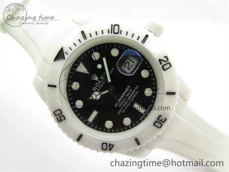 WellDesigned Submariner 40mm White Ceramic 5GF Best Edition Black Dial on White Rubber Strap SA 2480