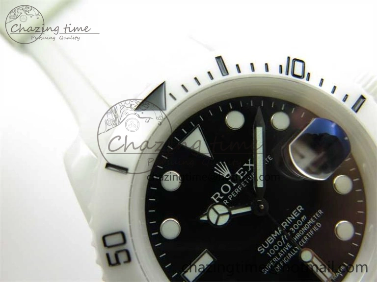 WellDesigned Submariner 40mm White Ceramic 5GF Best Edition Black Dial on White Rubber Strap SA 2480