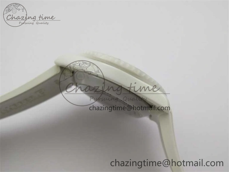 Cozy Submariner 40mm White Ceramic 5GF Best Edition Cream Dial on White Rubber Strap SA 2478