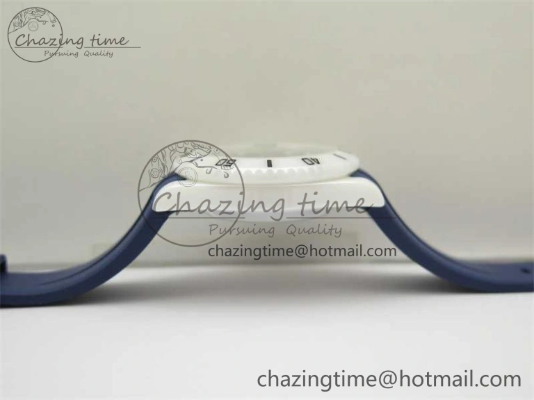 Modern Submariner 40mm White Ceramic 5GF Best Edition Dark Blue Dial on Blue Rubber Strap SA 2486