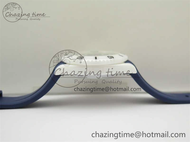 Modern Submariner 40mm White Ceramic 5GF Best Edition Dark Blue Dial on Blue Rubber Strap SA 2486
