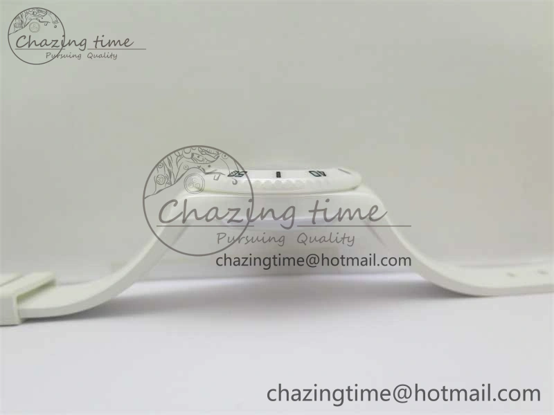 WrinkleFree Submariner 40mm White Ceramic 5GF Best Edition Ice Blue Dial on White Rubber Strap SA 2482