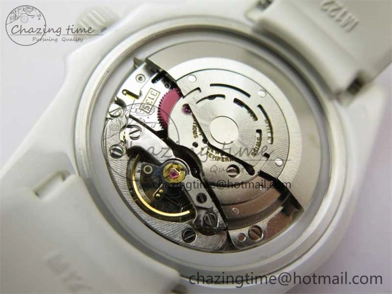 WrinkleFree Submariner 40mm White Ceramic 5GF Best Edition Ice Blue Dial on White Rubber Strap SA 2482